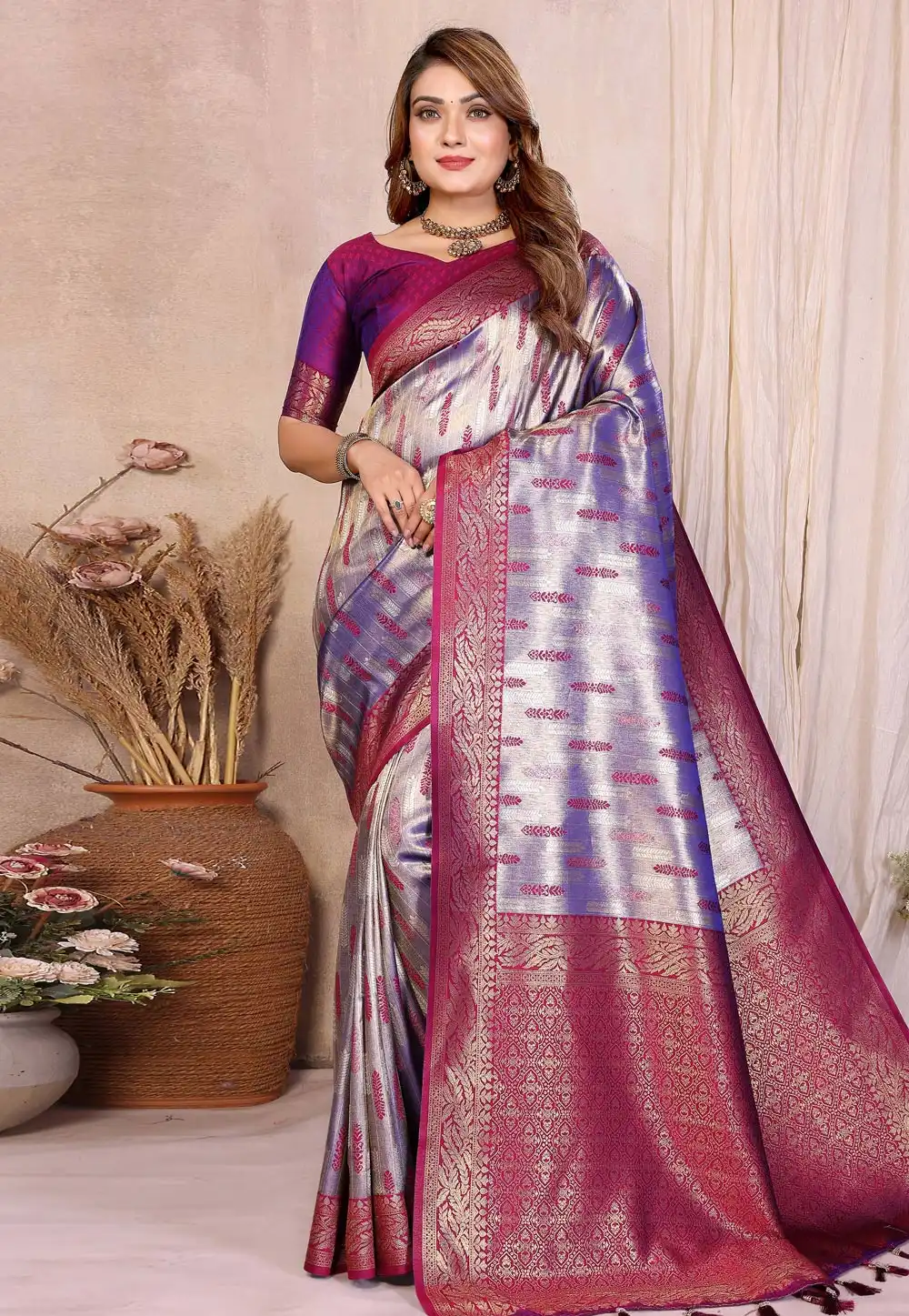 Lavender Banarasi Silk Saree With Blouse 320612