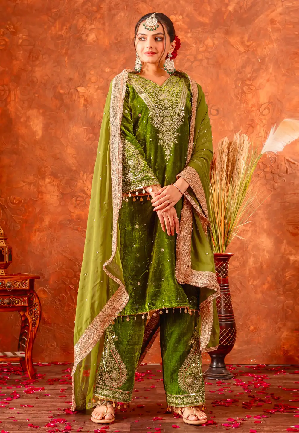 Light Green Velvet Readymade Designer Salwar Suit 322232