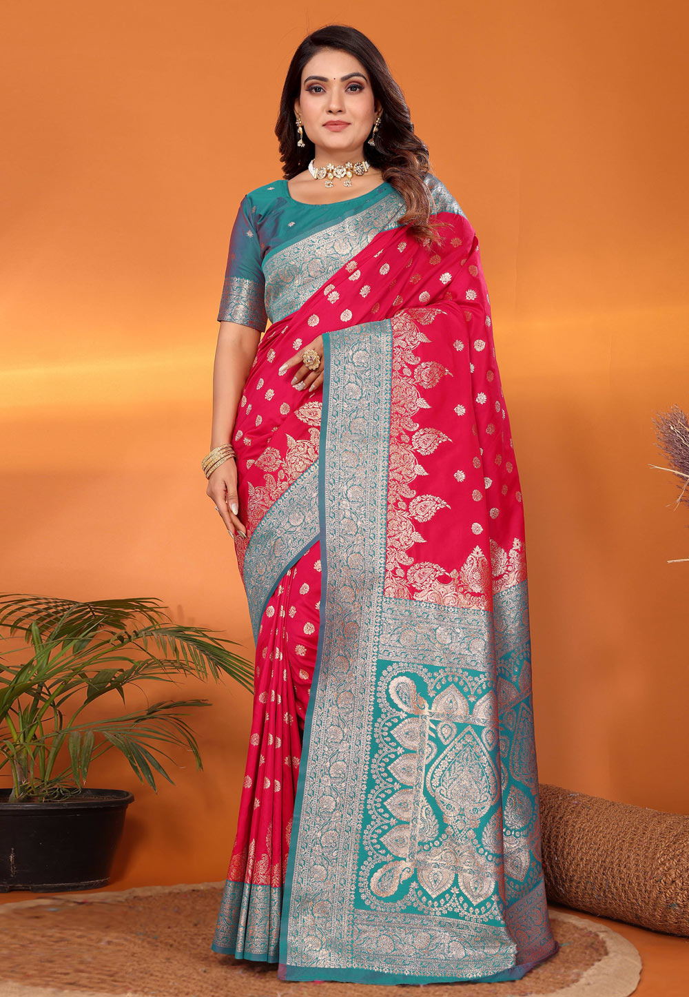Magenta Banarasi Silk Saree 321036