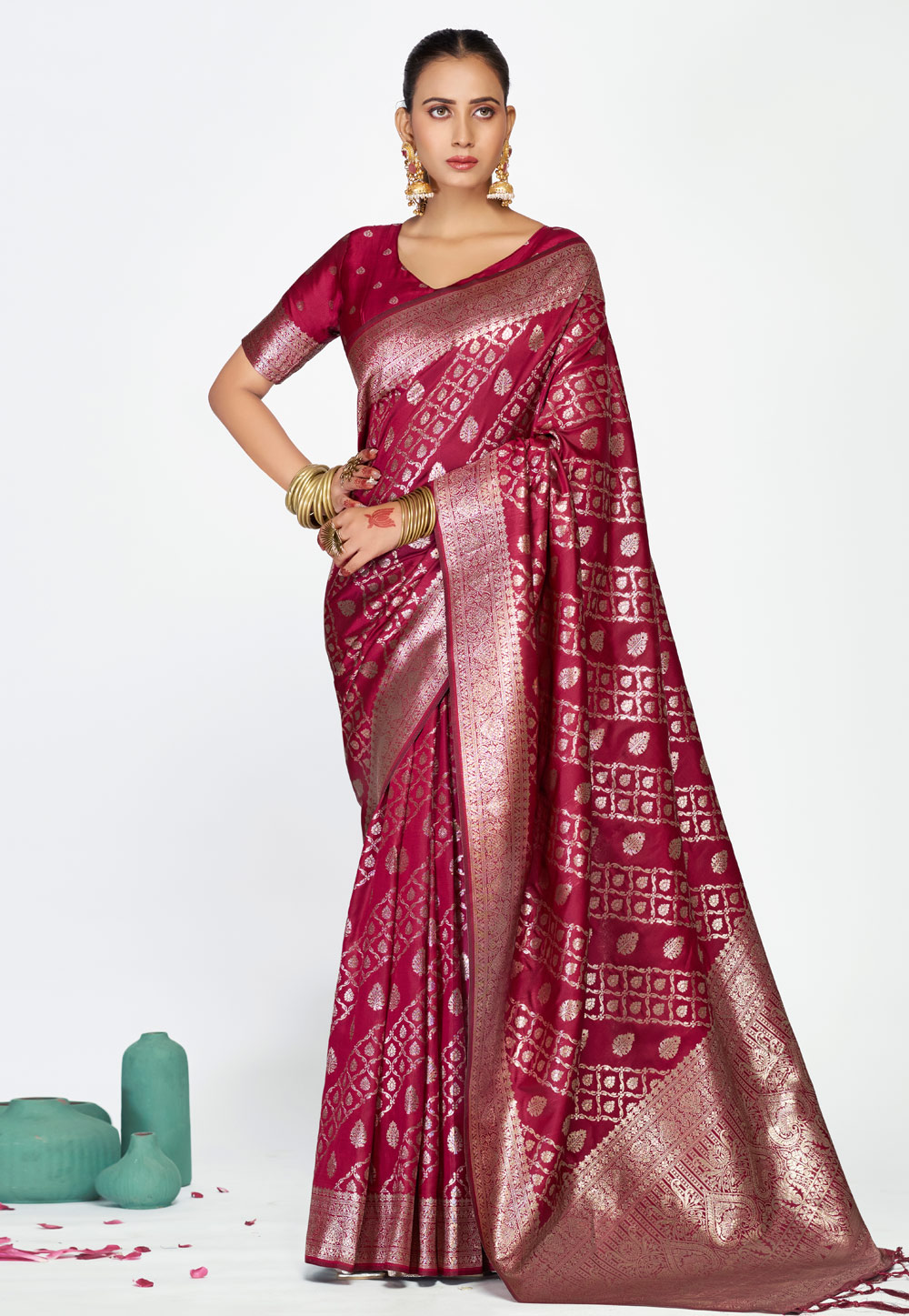 Magenta Banarasi Silk Saree 320458