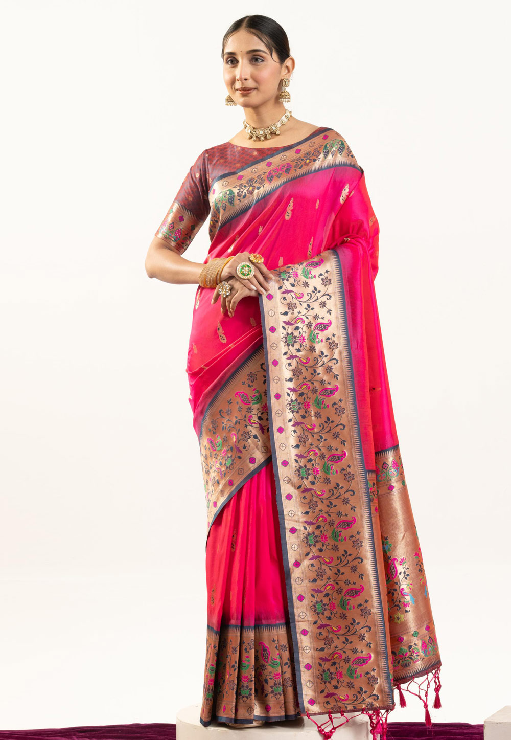 Magenta Banarasi Silk Saree 326015