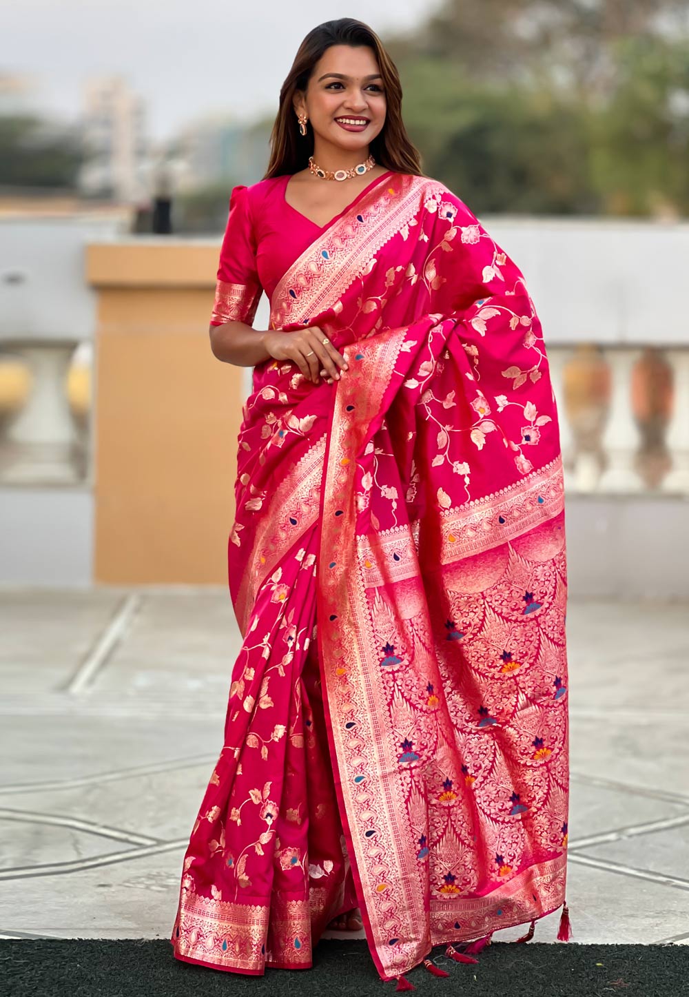Magenta Banarasi Silk Saree 305602