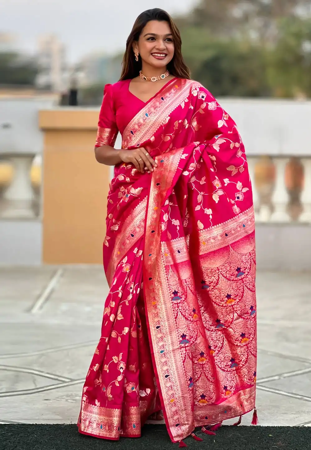 Magenta Banarasi Silk Saree 305602