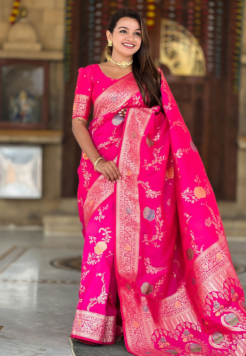 Magenta Banarasi Silk Saree With Blouse 321964