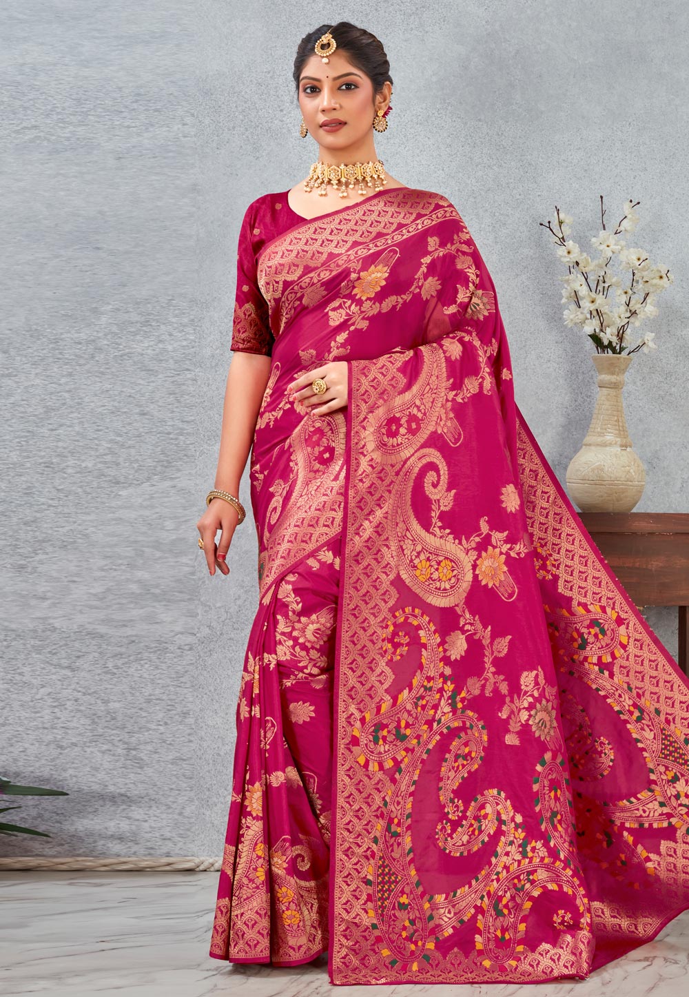 Magenta Banarasi Silk Saree With Blouse 318193