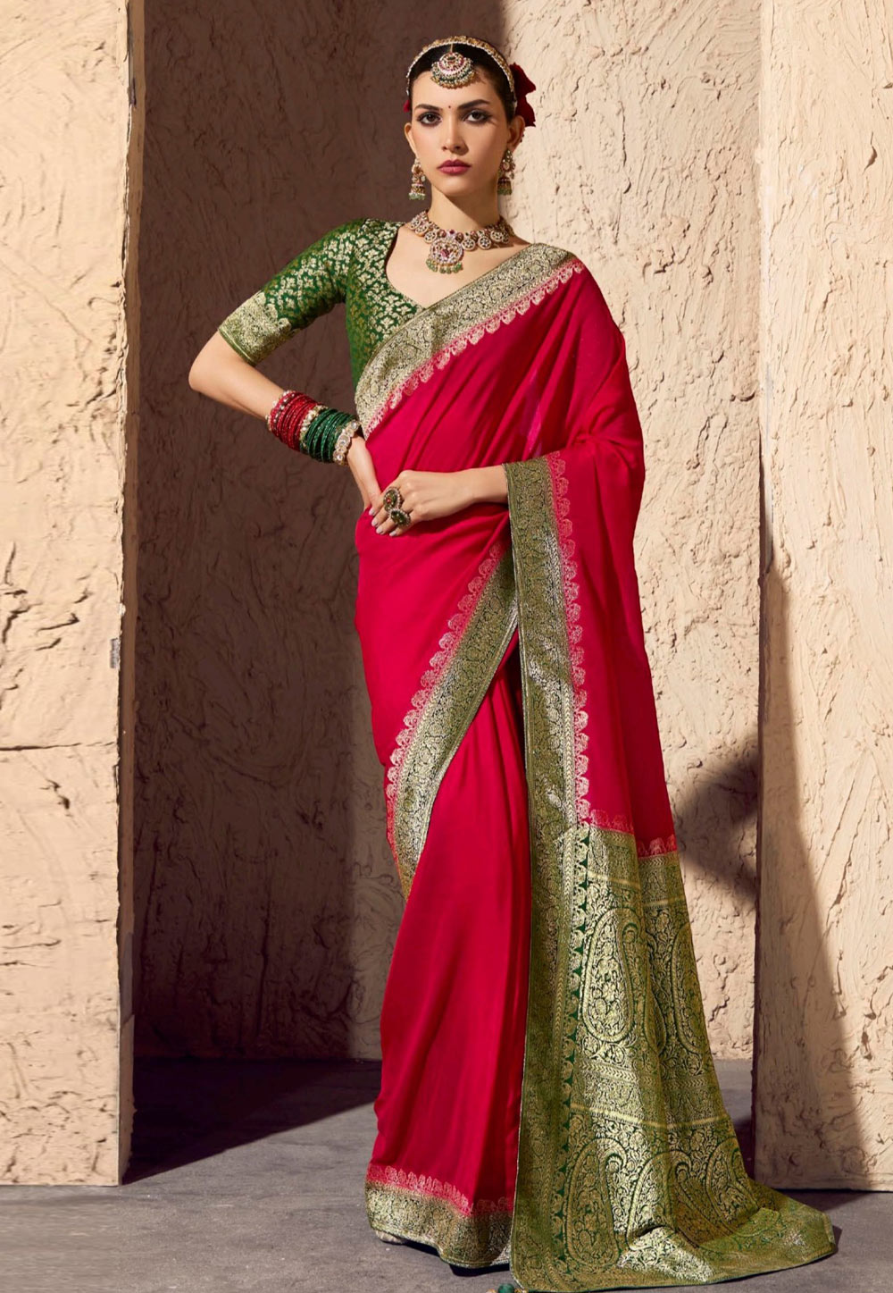 Magenta Crepe Georgette Saree With Blouse 319540