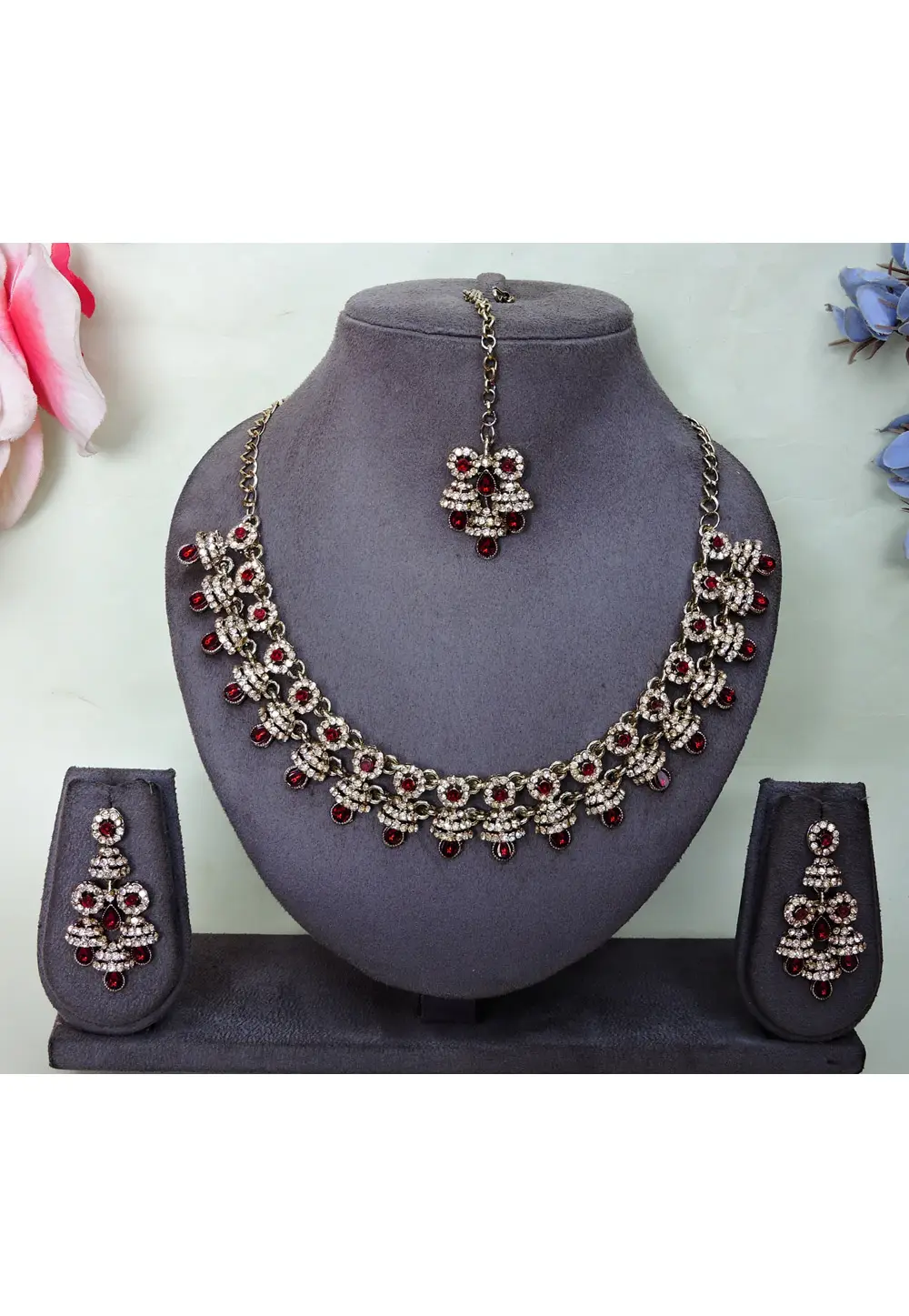 Maroon Alloy Necklace Set With Earrings and Maang Tikka 337096