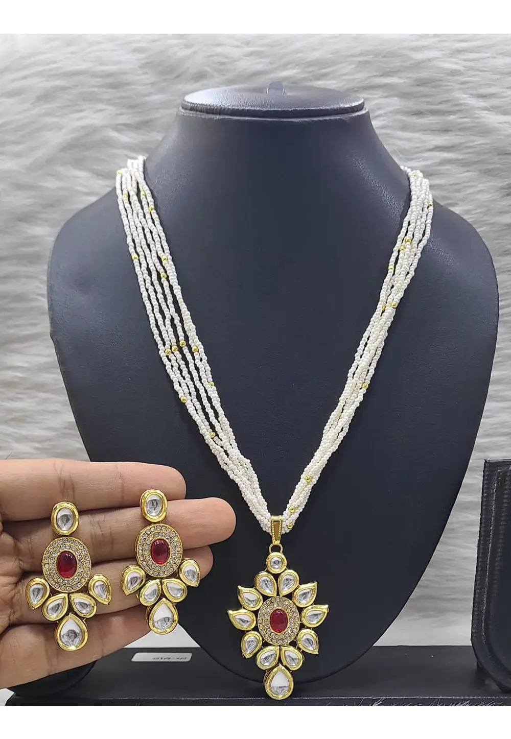 Maroon Alloy Necklace With Earrings 332527