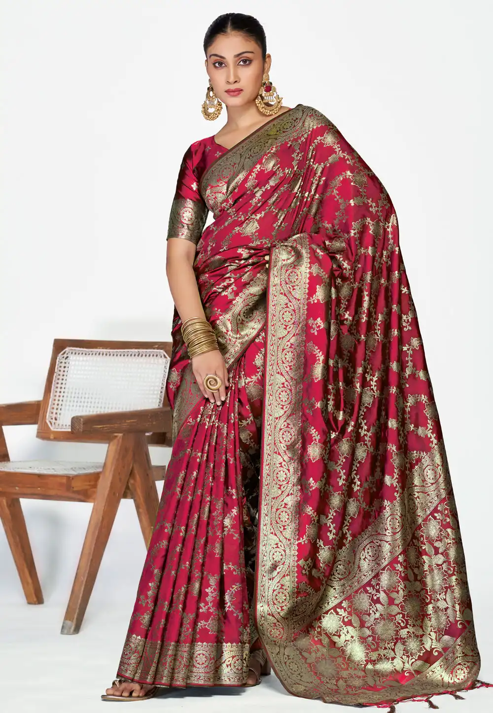 Maroon Banarasi Silk Saree With Blouse 320469