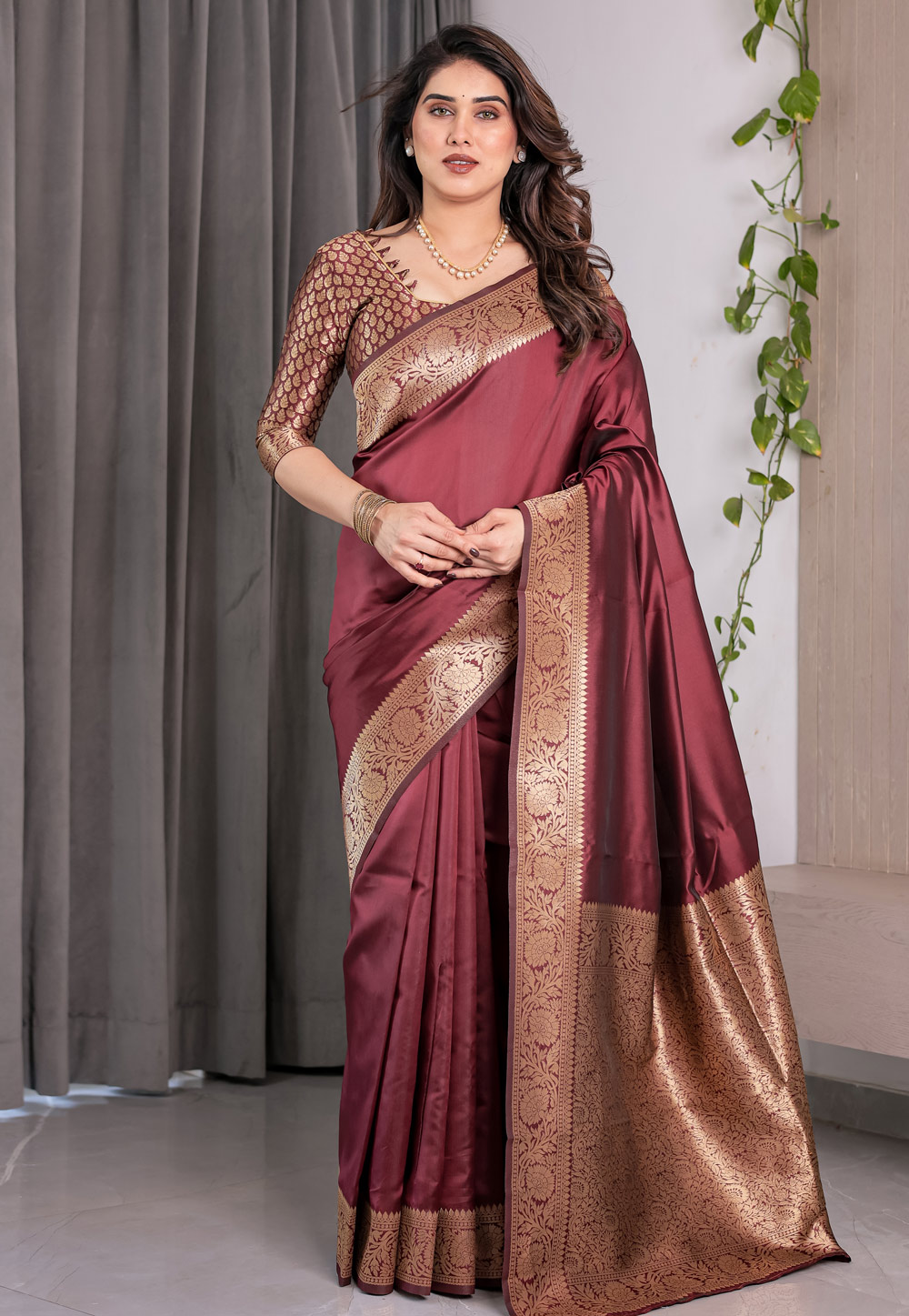 Maroon Jacquard Saree With Blouse 321338