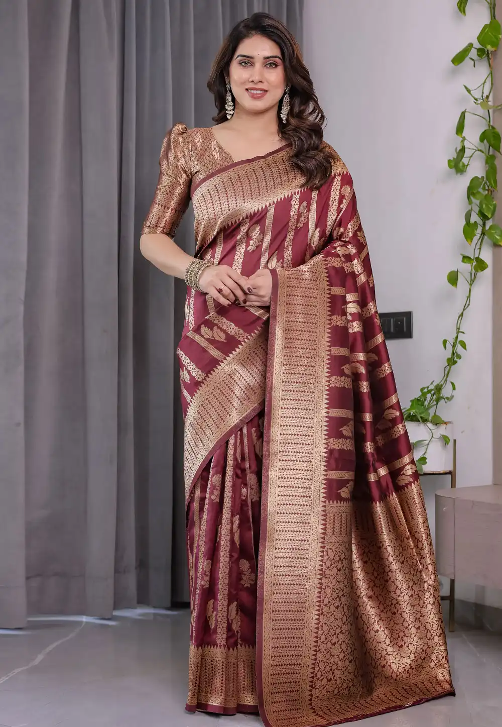 Maroon Jacquard Saree With Blouse 321357