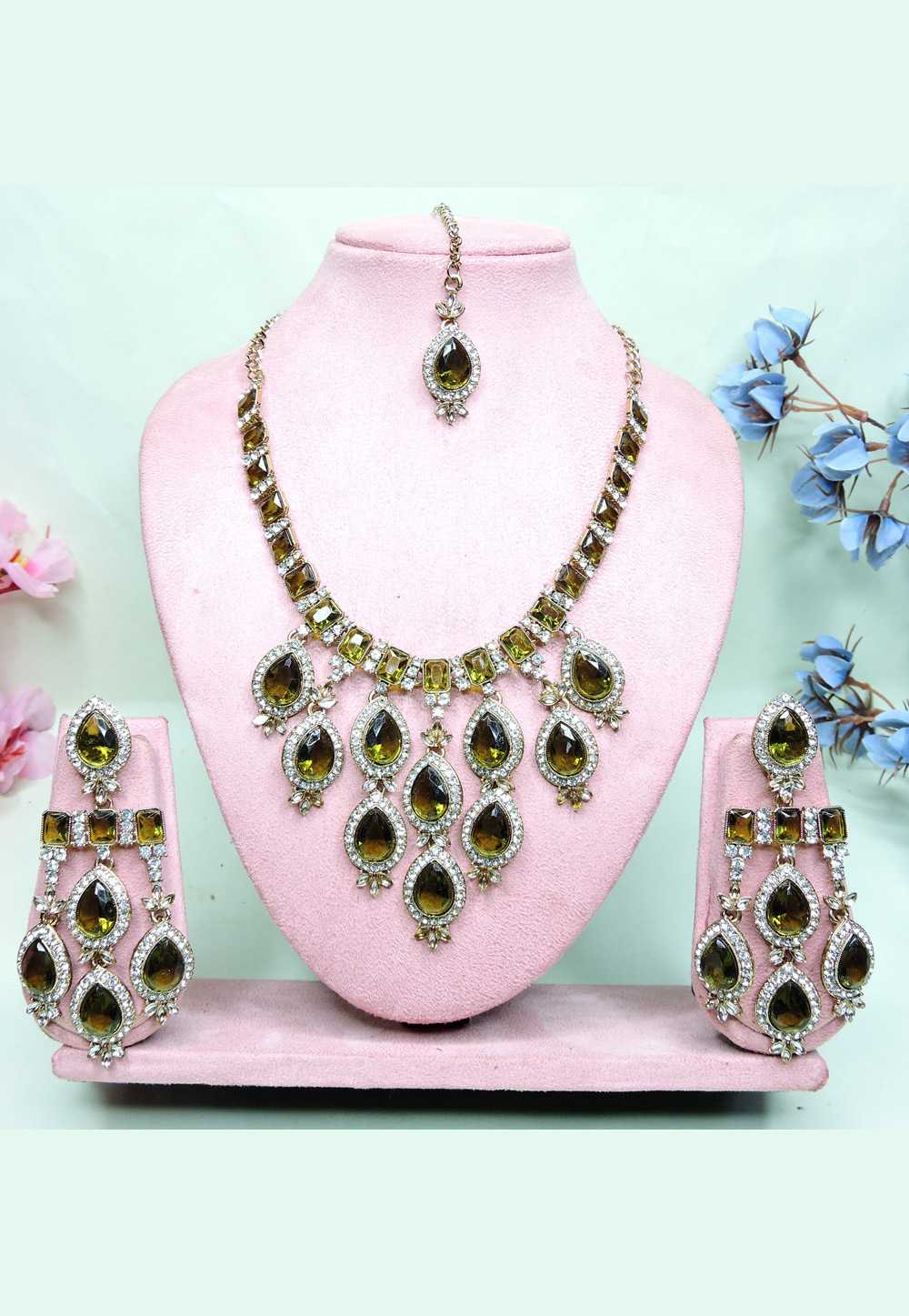 Mehndi Alloy Necklace Set With Earrings and Maang Tikka 312394