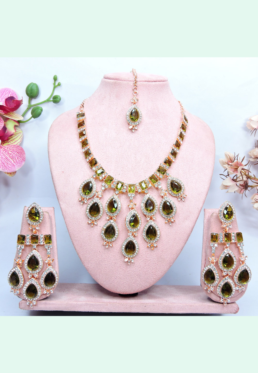 Mehndi Alloy Necklace Set With Earrings and Maang Tikka 312405