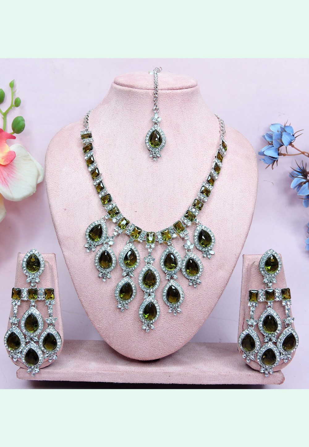 Mehndi Alloy Necklace Set With Earrings and Maang Tikka 312416