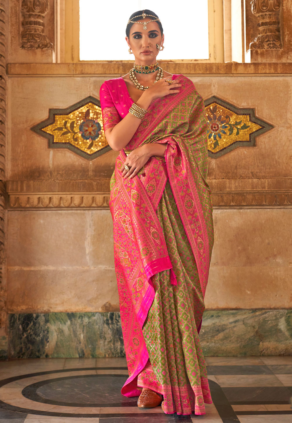 Mehndi Banarasi Silk Saree With Blouse 279537