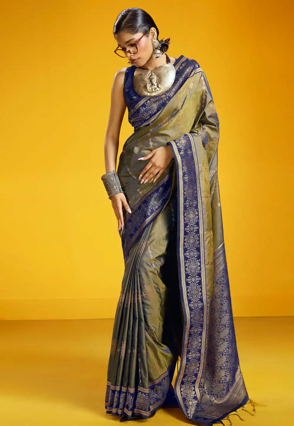Mehndi Silk Saree With Blouse 328055