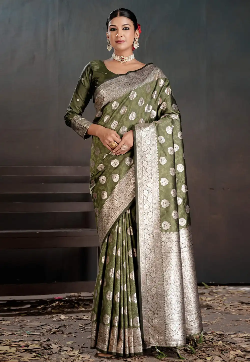 Mehndi Silk Saree With Blouse 322518