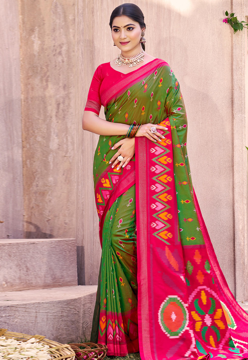 Mehndi Silk Saree With Blouse 323735