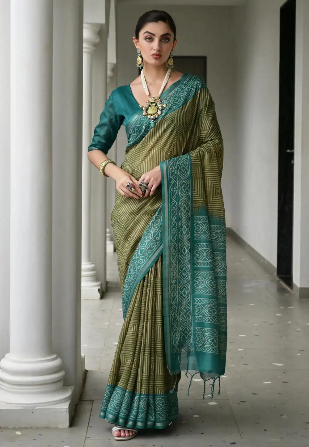 Mehndi Tussar Silk Saree With Blouse 320646