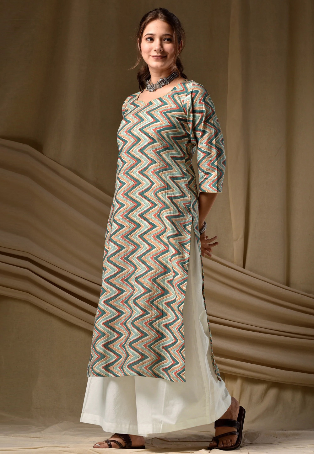 Multicolor Cambric Cotton Printed Long Kurti 328095