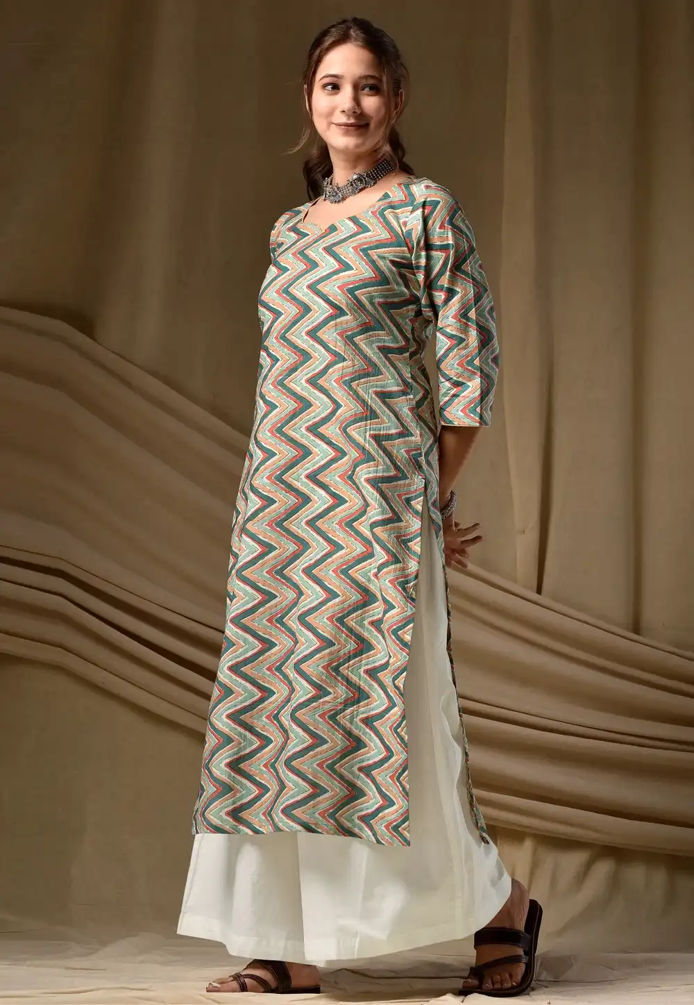 Multicolor Cambric Cotton Printed Long Kurti 328095