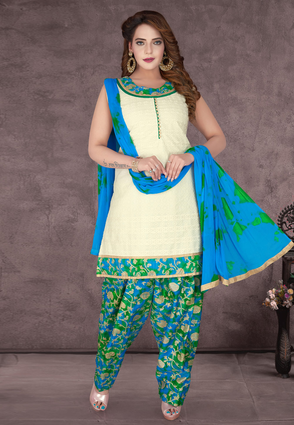Off White Cotton Readymade Punjabi Suit 238713
