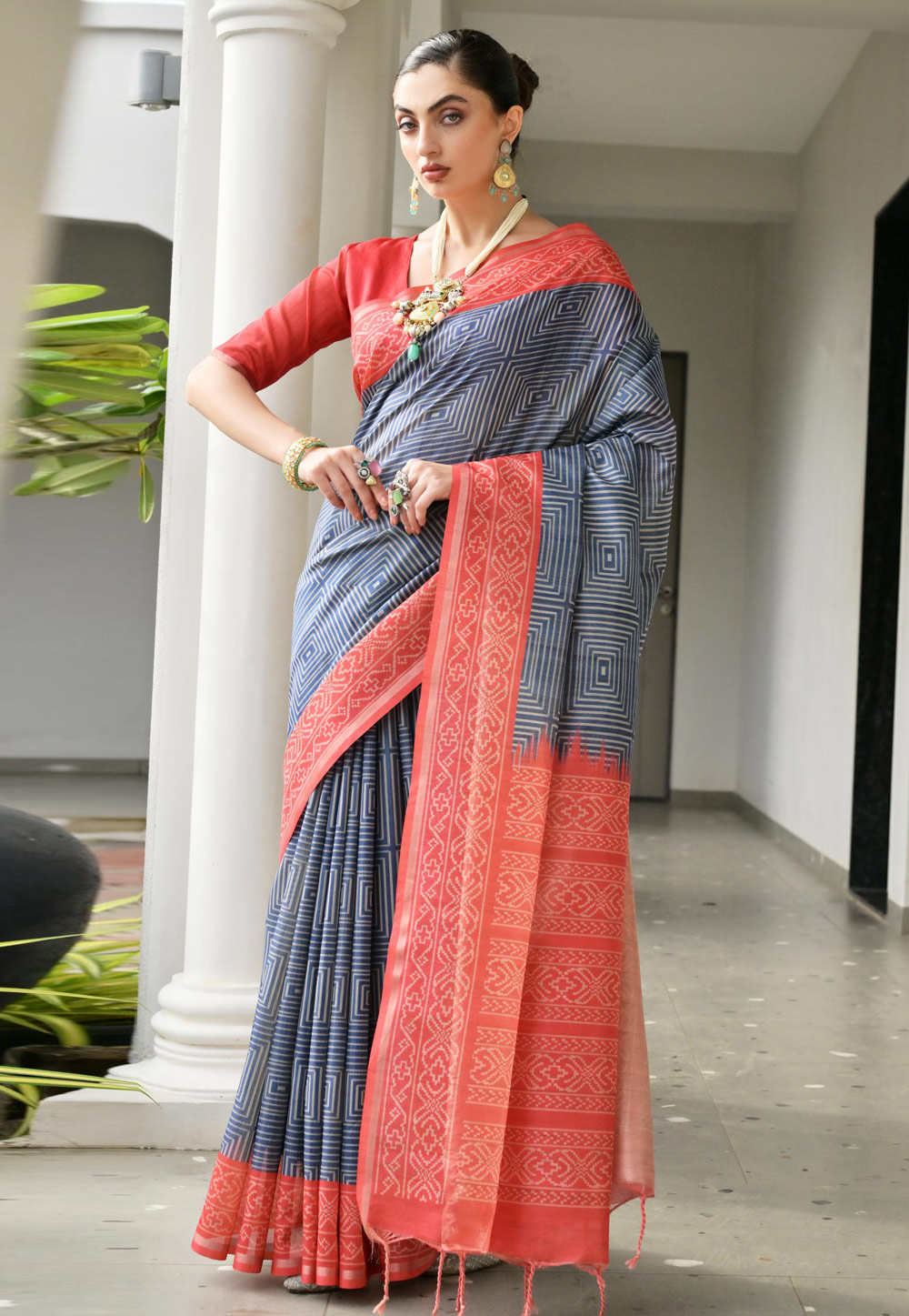 Navy Blue Tussar Silk Saree With Blouse 320645