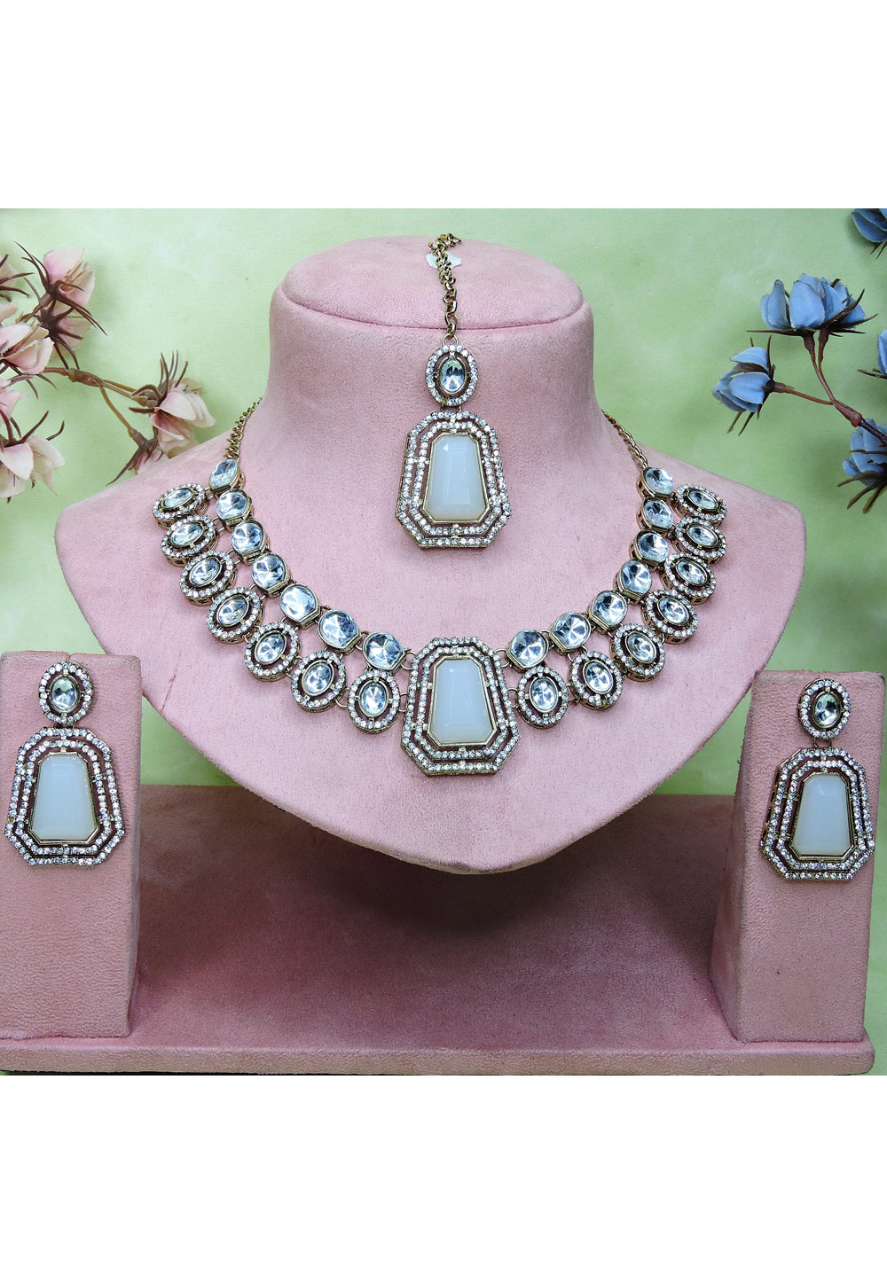 Off White Alloy Necklace Set With Earrings and Maang Tikka 329844
