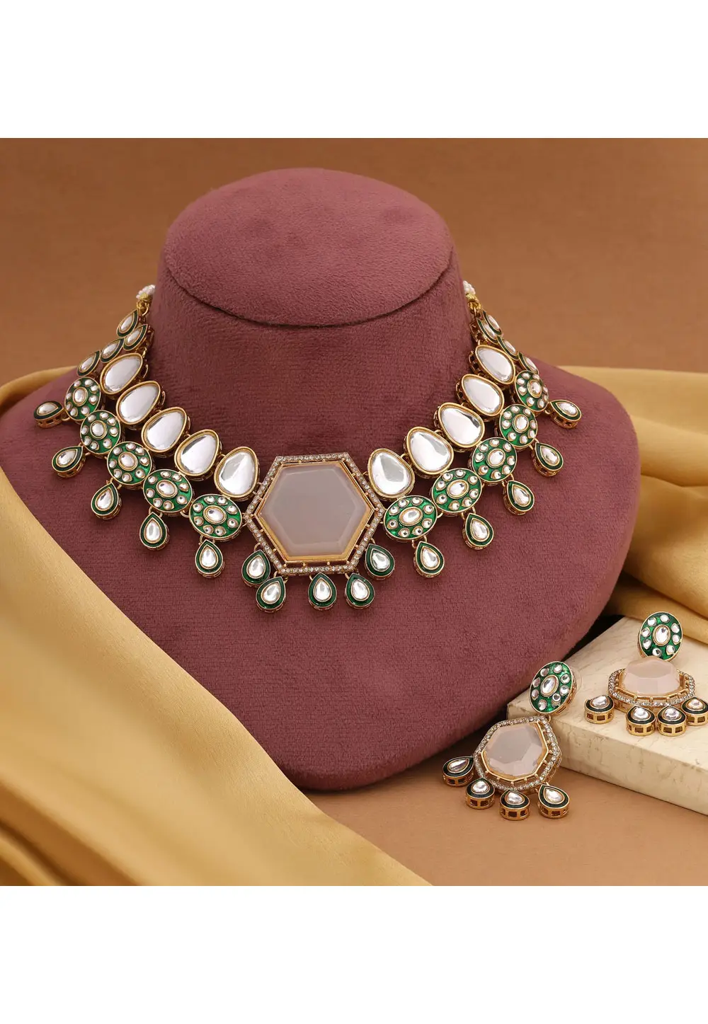 Off White Alloy Necklace With Earrings 333746