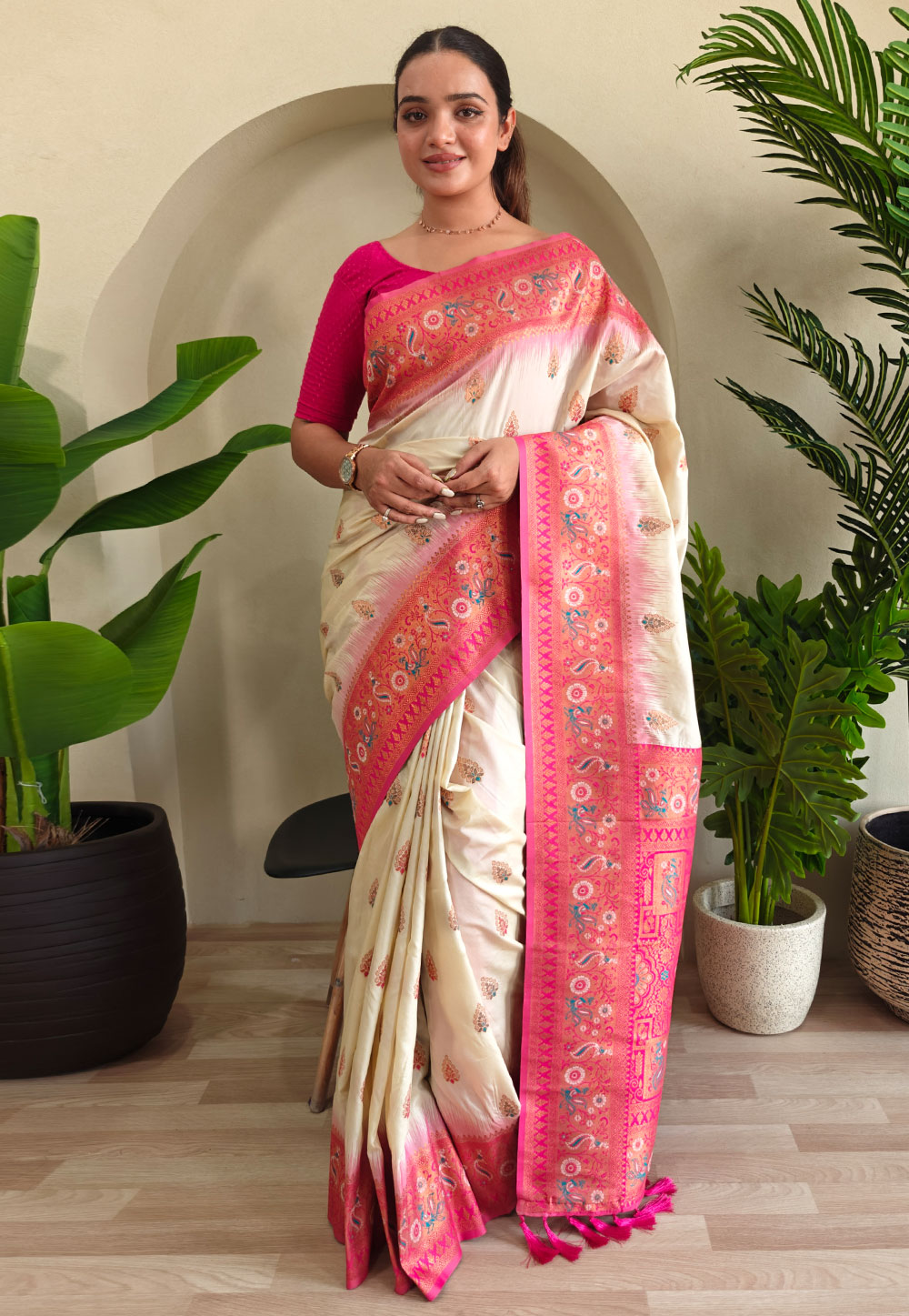 Off White Silk Saree With Blouse 307974