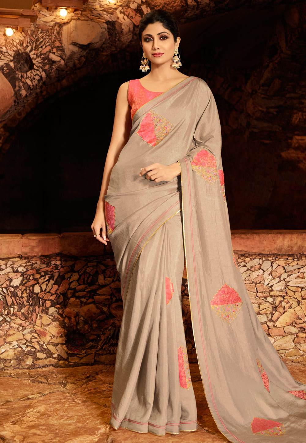 Shilpa Shetty Grey Silk Party Wear Saree 197611