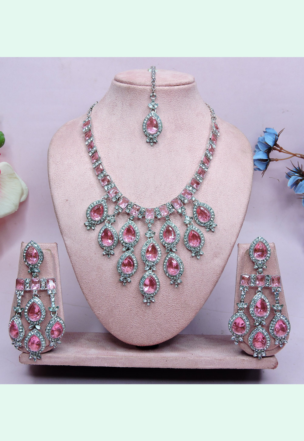 Pink Alloy Necklace Set With Earrings and Maang Tikka 312418