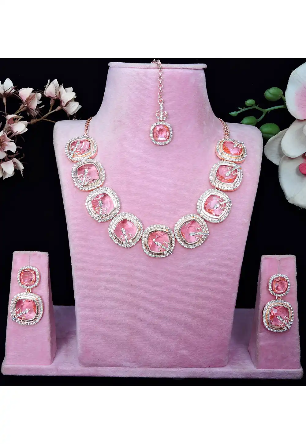 Pink Alloy Necklace Set With Earrings and Maang Tikka 329867