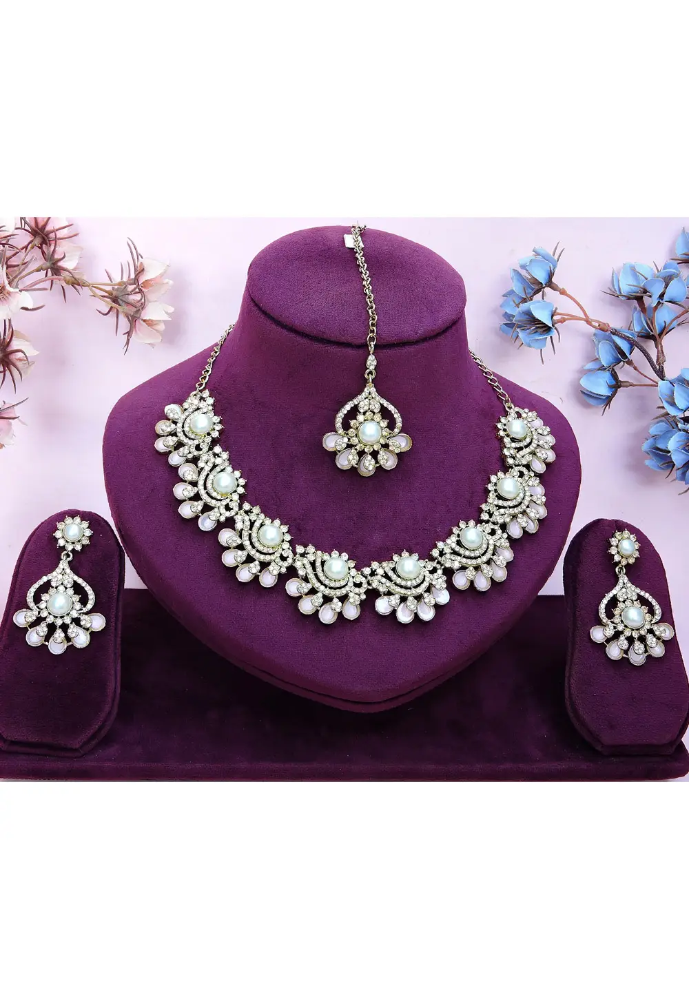 Pink Alloy Necklace Set With Earrings and Maang Tikka 332148