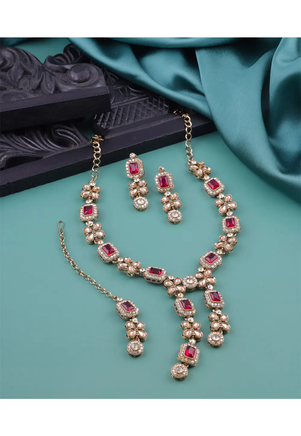 Pink Alloy Necklace Set With Earrings and Maang Tikka 336144