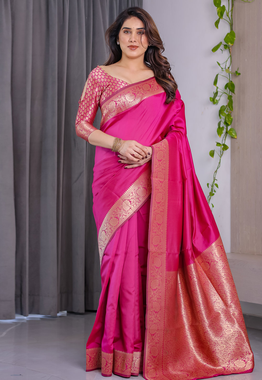 Pink Jacquard Saree With Blouse 321342