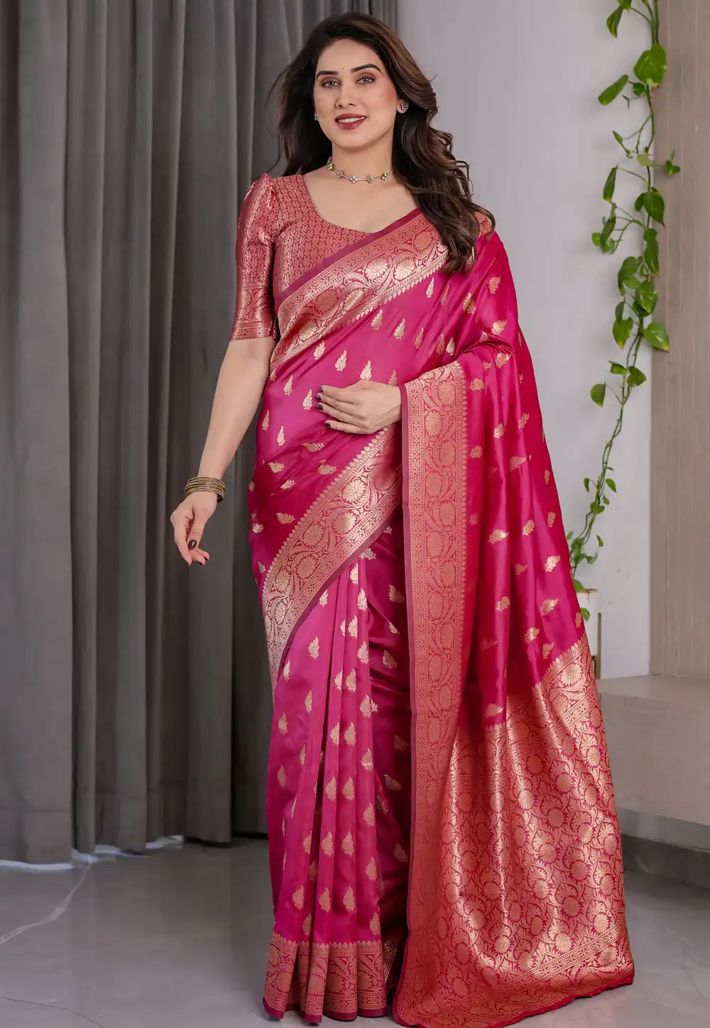 Pink Jacquard Saree With Blouse 321344