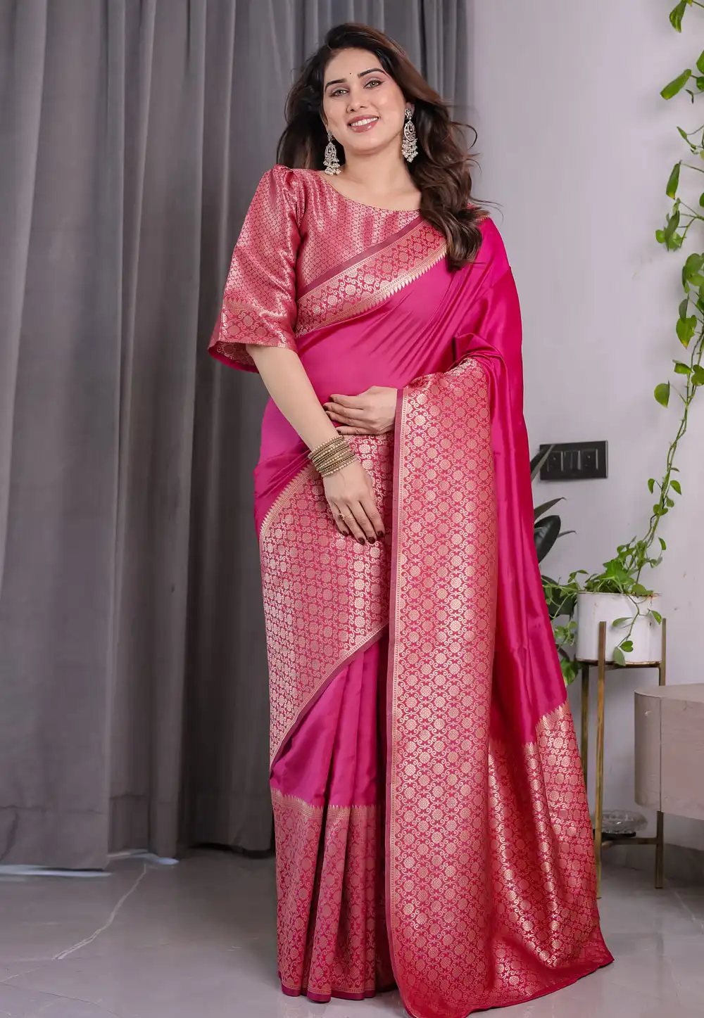 Pink Jacquard Saree With Blouse 321355