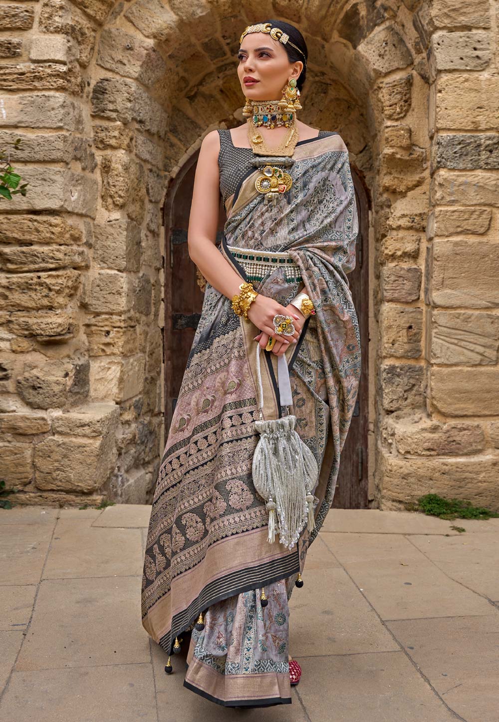 Grey Silk Saree With Blouse 274895