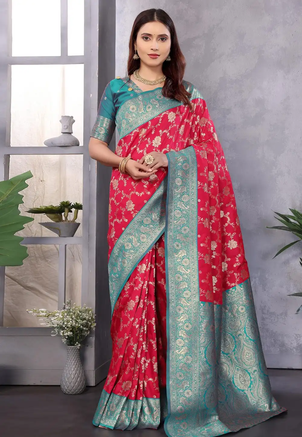 Red Banarasi Silk Saree With Blouse 313969