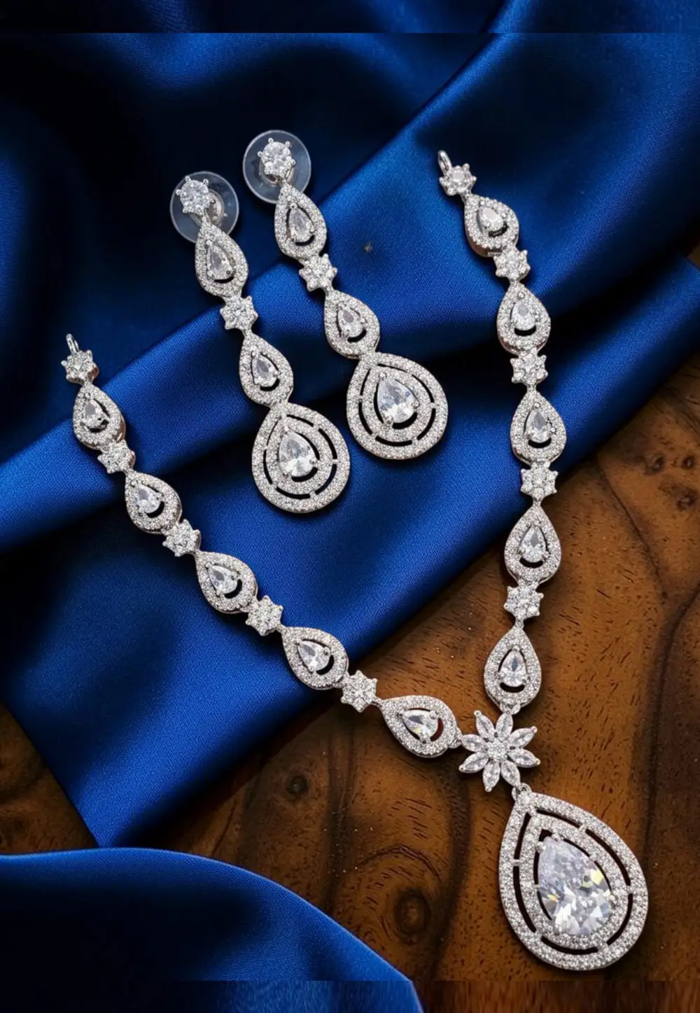 Silver Alloy Necklace With Earrings 331089