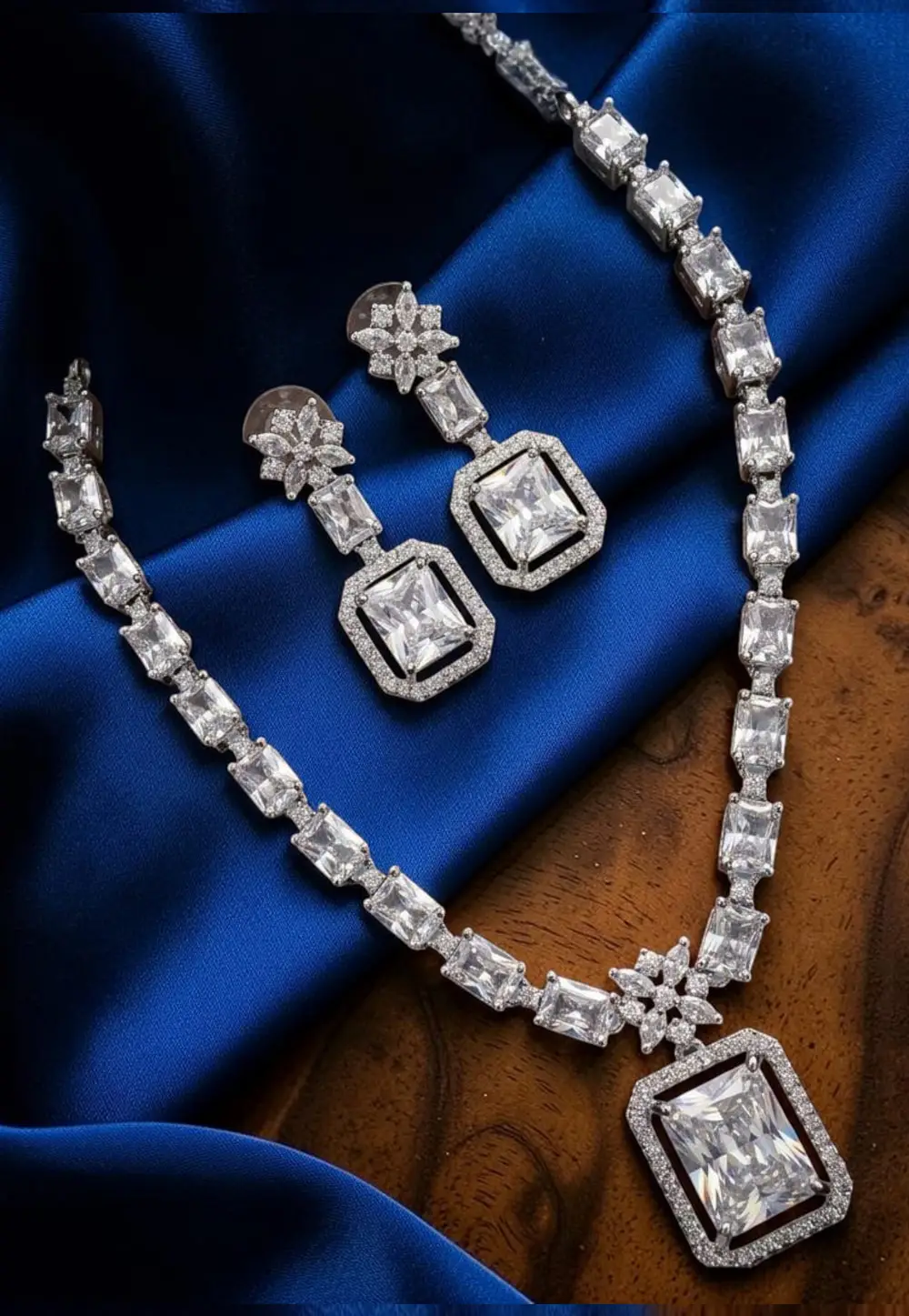Silver Alloy Necklace With Earrings 331096