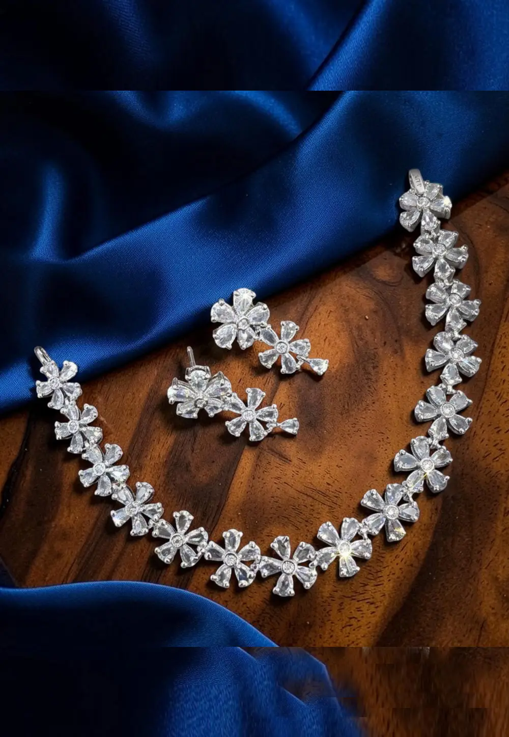 Silver Alloy Necklace With Earrings 331102