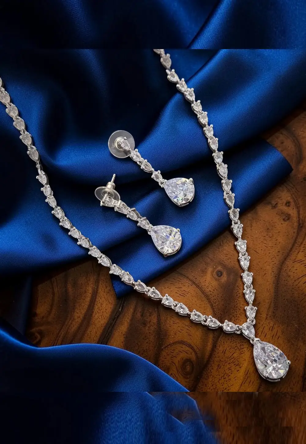 Silver Alloy Necklace With Earrings 331103