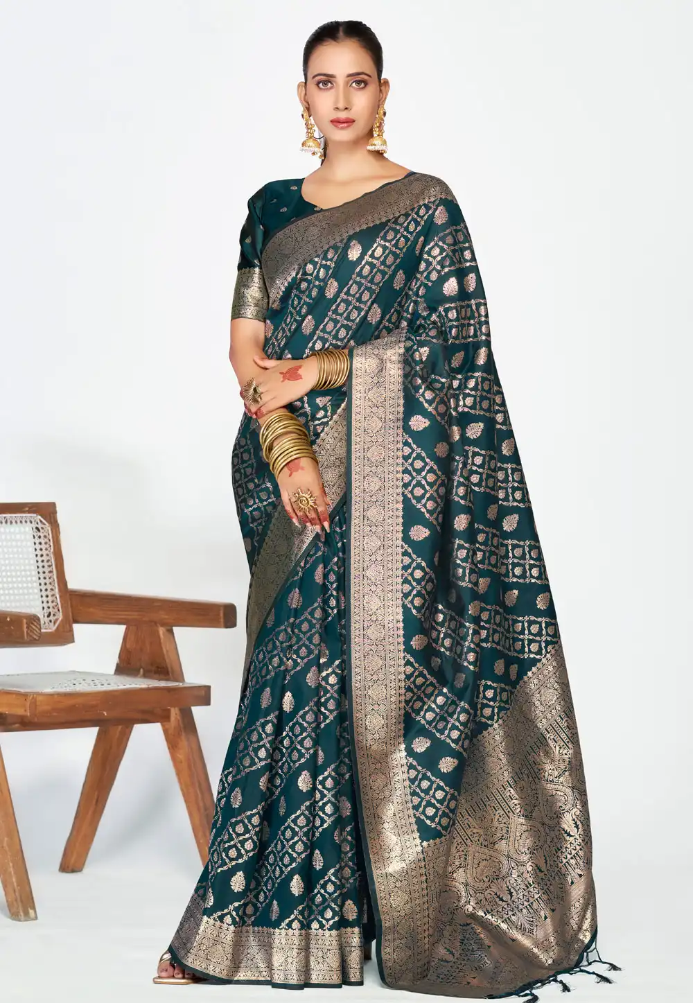 Teal Banarasi Silk Saree With Blouse 320457