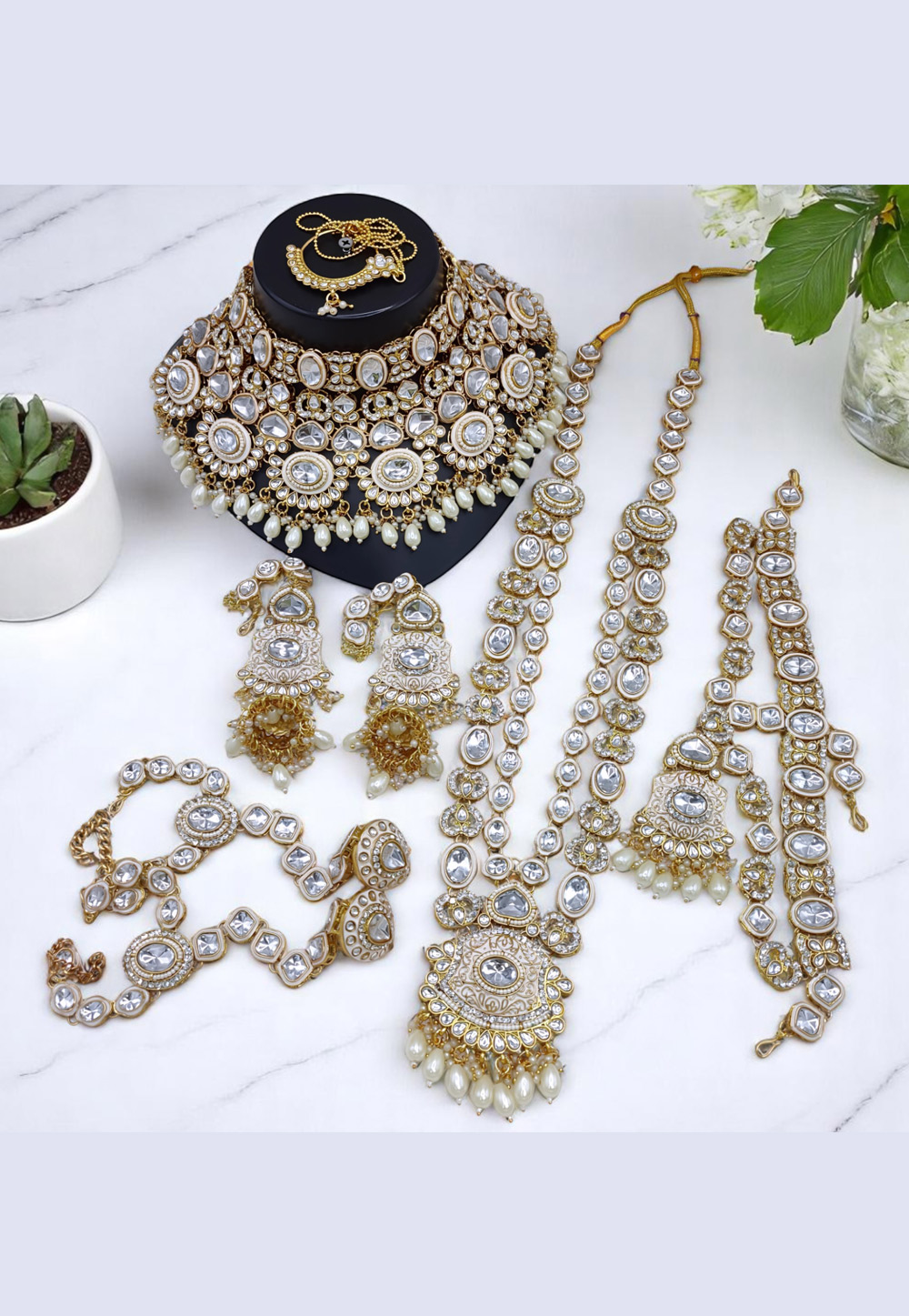 White Alloy Bridal Set 316976