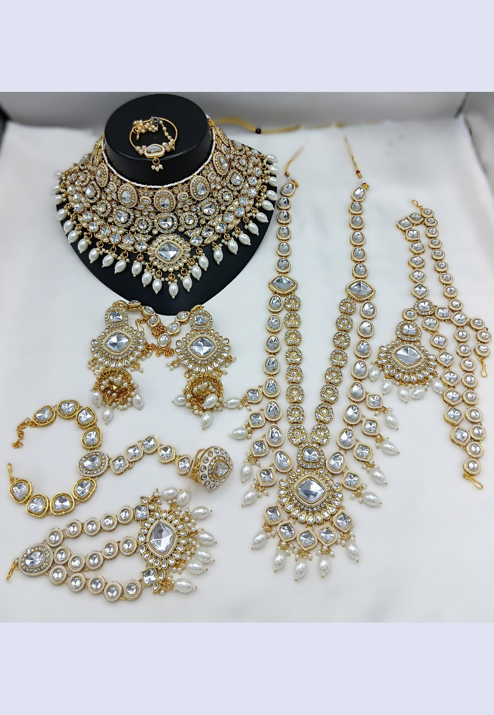 White Alloy Bridal Set 316980