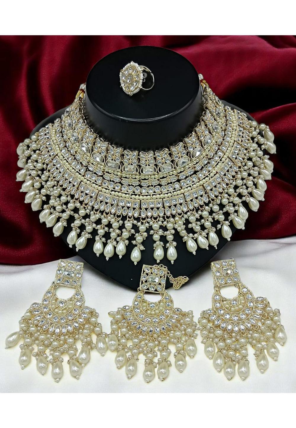 White Alloy Necklace Set With Earrings and Maang Tikka 328426