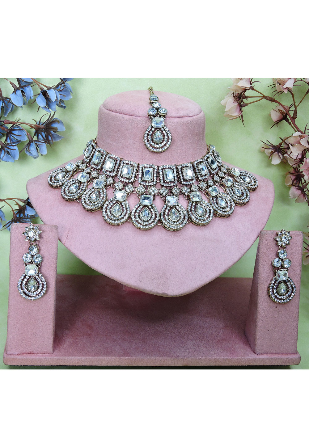 White Alloy Necklace Set With Earrings and Maang Tikka 329448