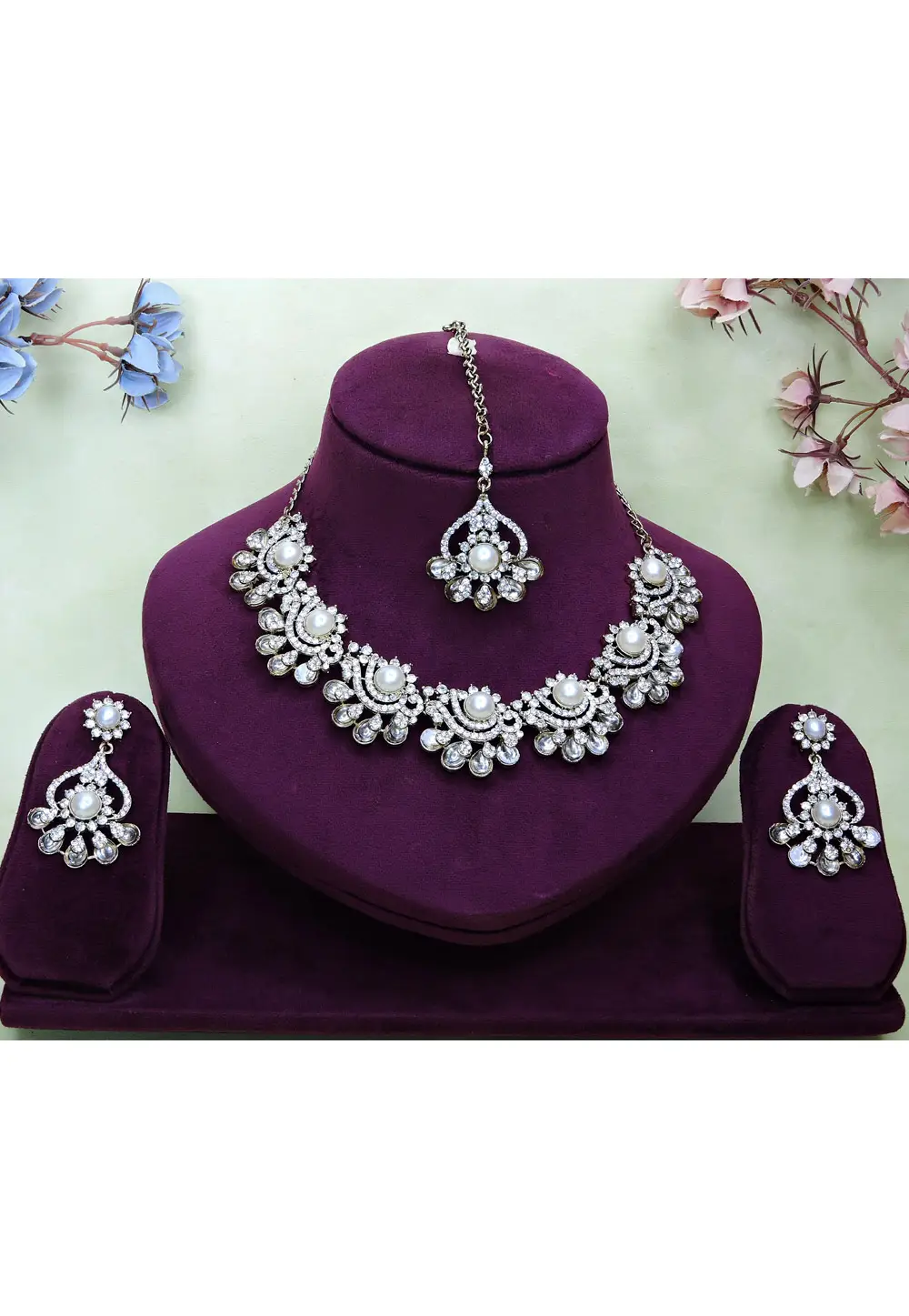 White Alloy Necklace Set With Earrings and Maang Tikka 332154